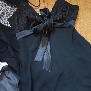 (Category: ) located in . Submitted by versastyle.closet (Listing ID 1426492761, Image 1). Description: .