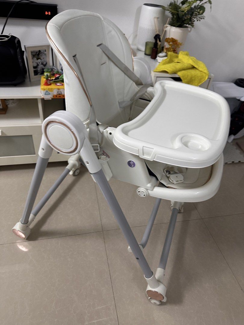 Feeding High Chair with Tray (Category: Baby High Chairs) located in Cavite. Submitted by villary (Listing ID 1426418177, Image 2). Description: Nabili lang din sa online. Can be used as feeding chair or rocking chair. Minor defects nattanggal ung isang gulong sa right side pero pde nman po gawan ng paraan. May scratches konti, pero pleasing pa din tignan. .