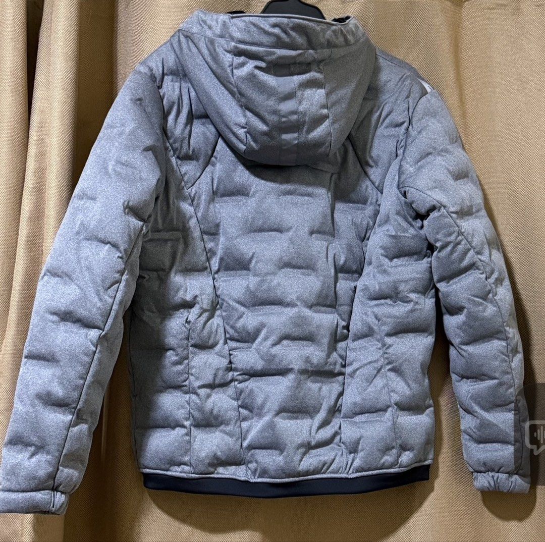 Fieldcore Padded Jacket with Hood (Category: Coats, Jackets and Outerwear) located in Taguig. Submitted by cathtorre21 (Listing ID 1426502710, Image 1). Description: Ultimate by Fieldcore Gray Medium Unisex.