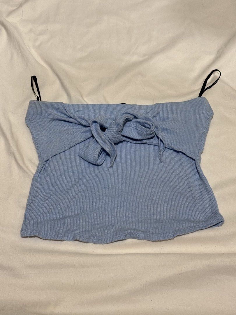 Forever 21 Blue Tie-Front Top (Category: Sleeveless) located in Manila. Submitted by halsea (Listing ID 1426517283, Image 1). Description: medium to large stretchy forever 21.