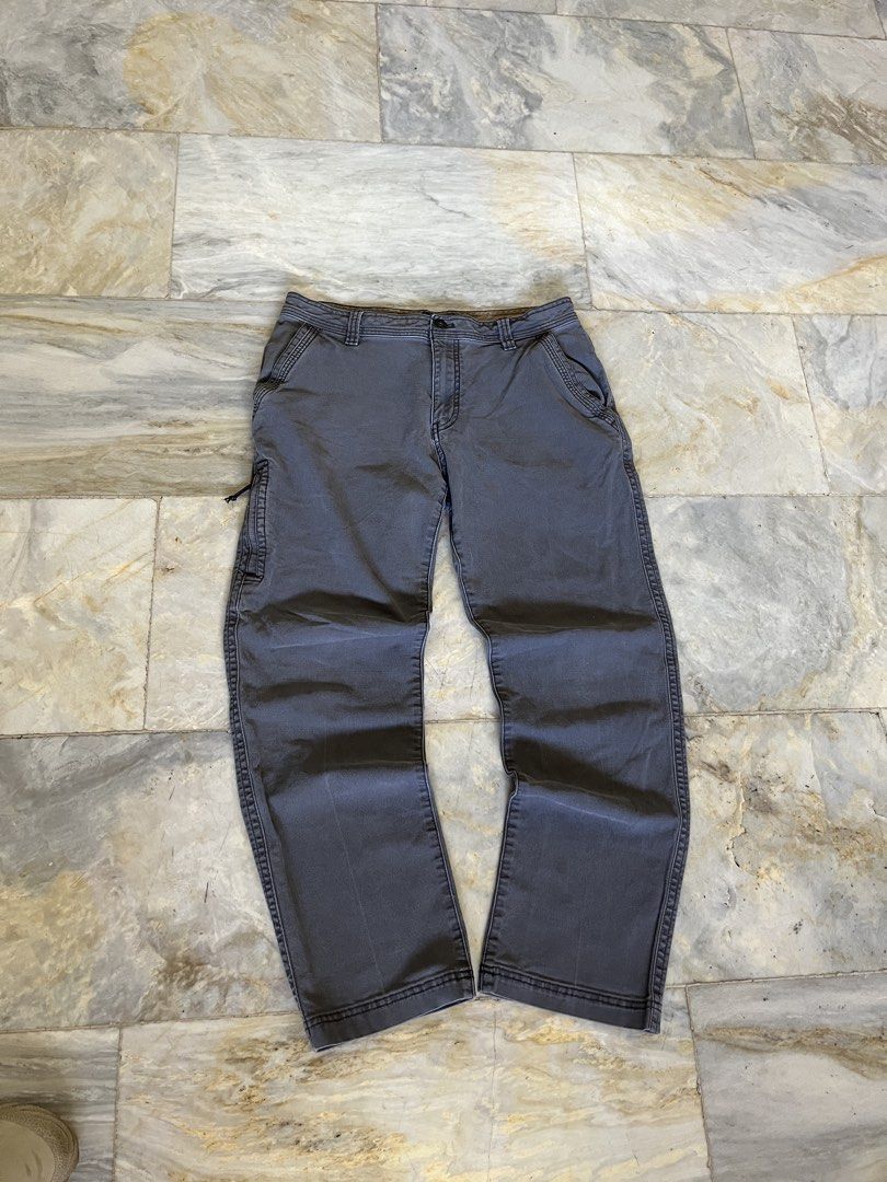 GH Bass & CO. Work Pants in Gray (Category: Jeans) located in Paranaque City. Submitted by kiwaidae (Listing ID 1426460131, Image 1). Description: GH Bass & CO. Work Pants in Gray This is the perfect Carhartt Double Knee alternative because it's still in great condition. Never worn outside, just fitted. Has a ton of pockets and a really nice gray color.. Waist: 32 inches Inseam: 30 inches Outseam: 39 inches Leg Opening: 8 inches Price is negotiab