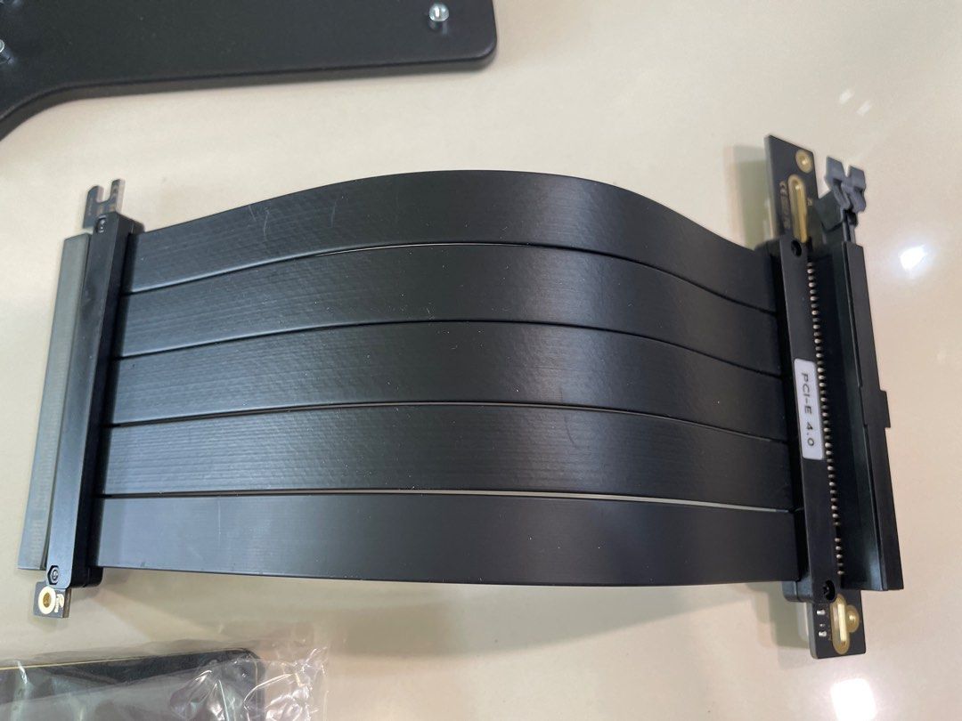 GPU Vertical Mount with PCIe 4.0 Riser Cable405992801798072322