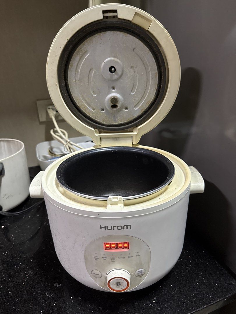 Hurom Electric Rice Cooker (Category: Cookers) located in Manila. Submitted by metrosen (Listing ID 1426548665, Image 2). Description: Decluttering.
