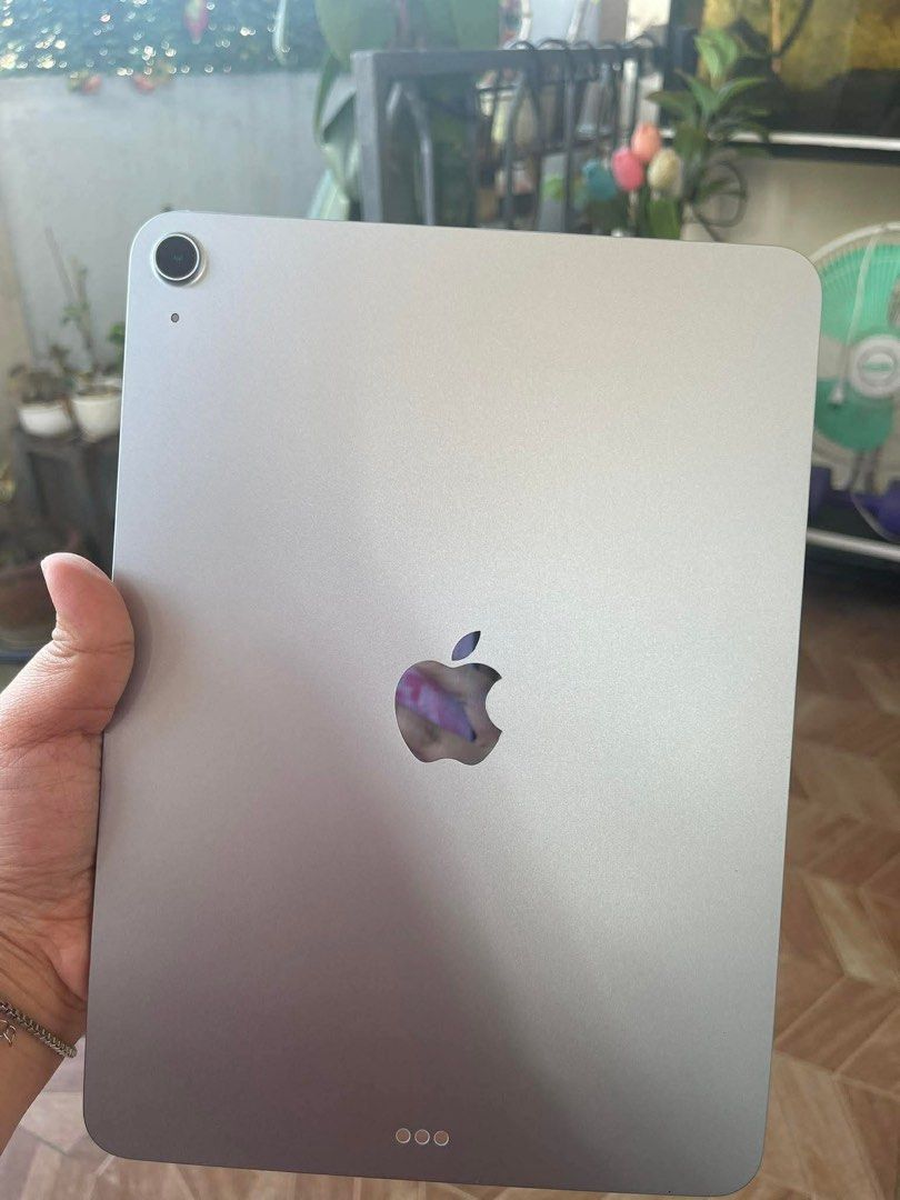 Ipad Air M3 11-inch 128gb (Category: iPad) located in Santa Cruz. Submitted by allaboutthingz.ph (Listing ID 1426478490, Image 3). Description: FOR SALE: iPad Air M3 11-inch (128GB)✨ • 128GB storage • Wifi only • Complete with box • No dents, no issues — well taken care of • Smooth performance • RFS: Upgrading DM me if interested 📩 .
