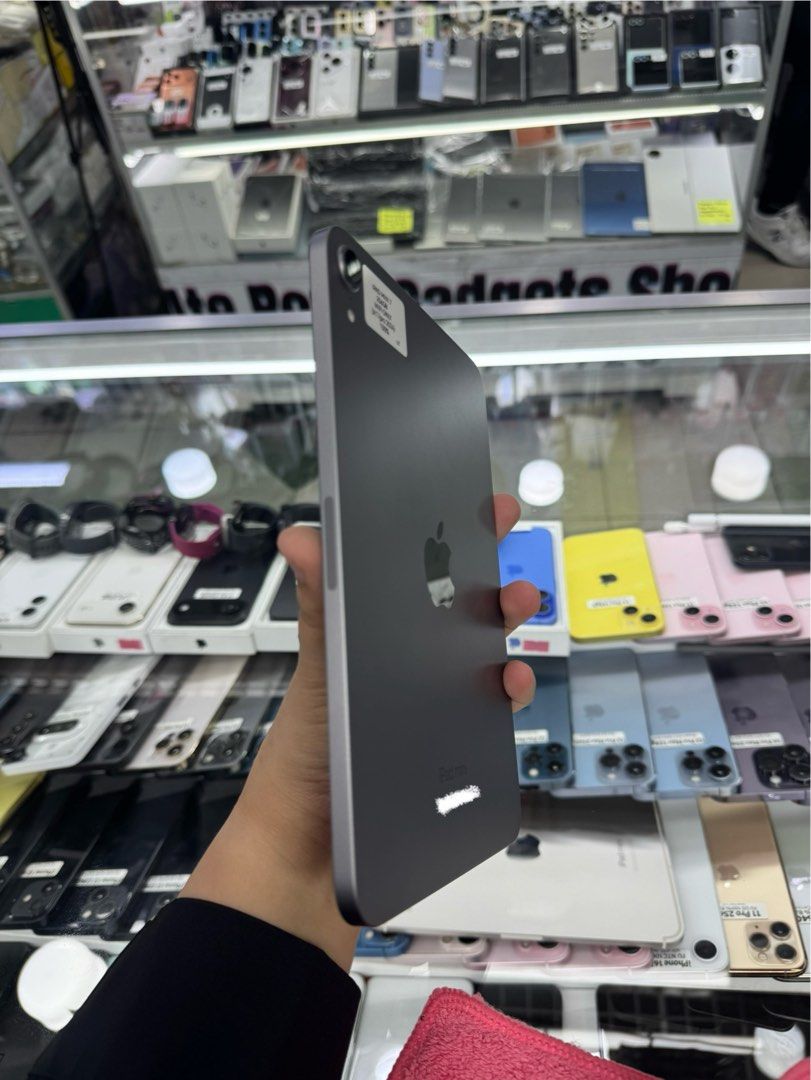 Ipad Mini 7 256gb 100% batt WIFI NO ISSUE (Category: iPad) located in San Juan City. Submitted by javedsgadgetshop (Listing ID 1426494458, Image 3). Description: INSTALLMENT OPTIONS : SPAY LATER / GGIVES / CREDIT CARD! WE BUY AND SELL SO PWEDE MAGBINTA OR SWAP ! Quick Specs : 💵 Ipad Mini 7 •256gb •NTC Variant •100% batt health •Wifi Only •97% Smoothness •No hidden issue | No Repaired •100% Authentic | Not Refurbished •w/ OEM Charger & store warr
