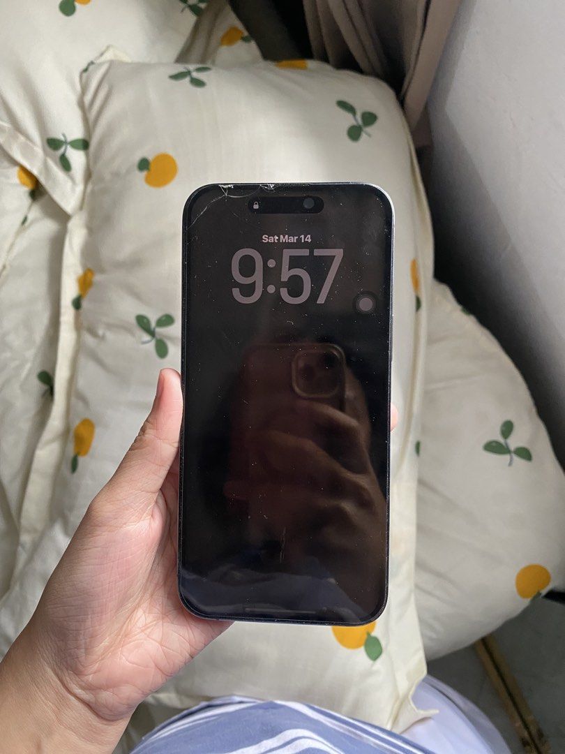 Iphone 14 Pro Max (Category: iPhone 14 Series) located in Binan City. Submitted by mjoied (Listing ID 1426402207, Image 2). Description: RUSH!! RUSH!! -iPhone 14 Pro Max 256GB -Batt Health 76% -Orig Parts, No Repair History -With Tempered pa po, yung sa pic cracked screen po is sa tempered lang -Free Phone Case and Tempered -RFS: Need Cash.