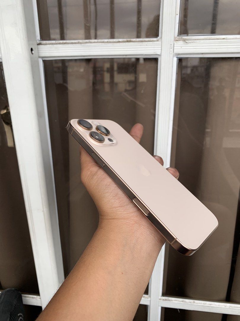 iPhone 16 Pro Max 256GB Factory Unlocked (Category: iPhone 16 Series) located in Manila. Submitted by hello202626 (Listing ID 1426492529, Image 3). Description: Local Purchased Ntc approved Unit And magsafe case only Makinis na makinis Rfs pandagdag sa Bigbike Thanks Negotiable Price Meet up around metro manila.