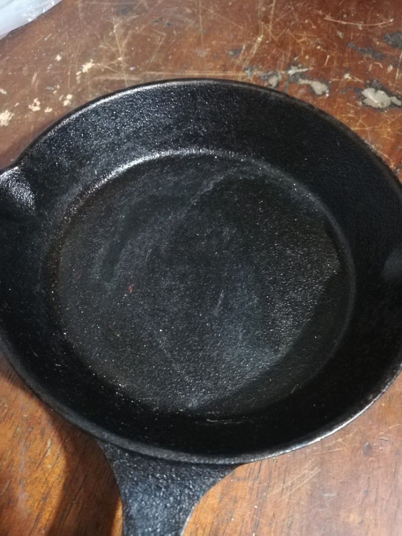 Japanese cast iron skillet, 15cm (Category: Cookware & Accessories) located in Paranaque City. Submitted by 4thestate.surplusan (Listing ID 1426518894, Image 2). Description: Cast iron skillet. Lightly used. See pix.