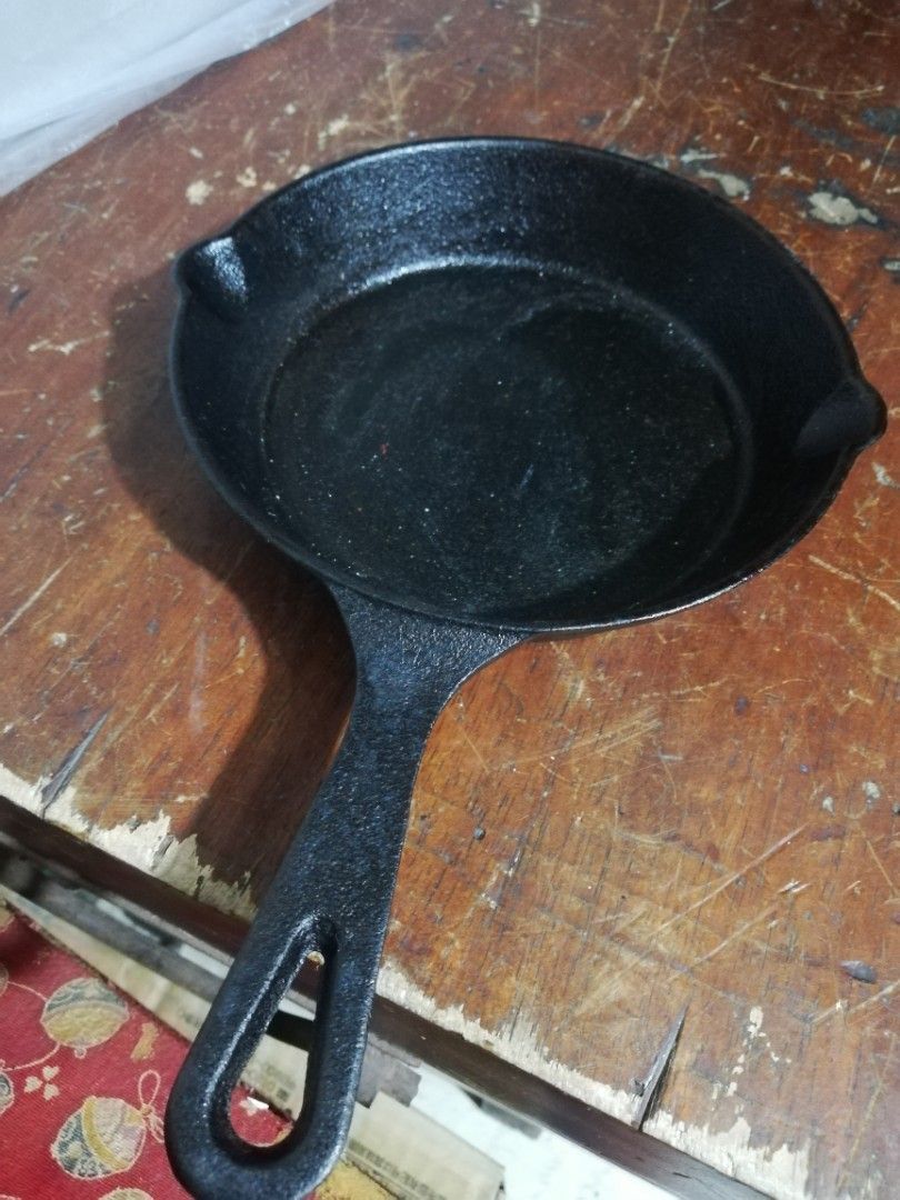 Japanese cast iron skillet, 15cm (Category: Cookware & Accessories) located in Paranaque City. Submitted by 4thestate.surplusan (Listing ID 1426518894, Image 1). Description: Cast iron skillet. Lightly used. See pix.
