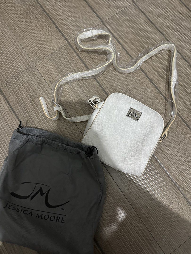 Jessica Moore White Crossbody Bag (Category: Cross-body Bags) located in Cavite. Submitted by allynaaaa (Listing ID 1426411747, Image 1). Description: Jessica moore Bnew .
