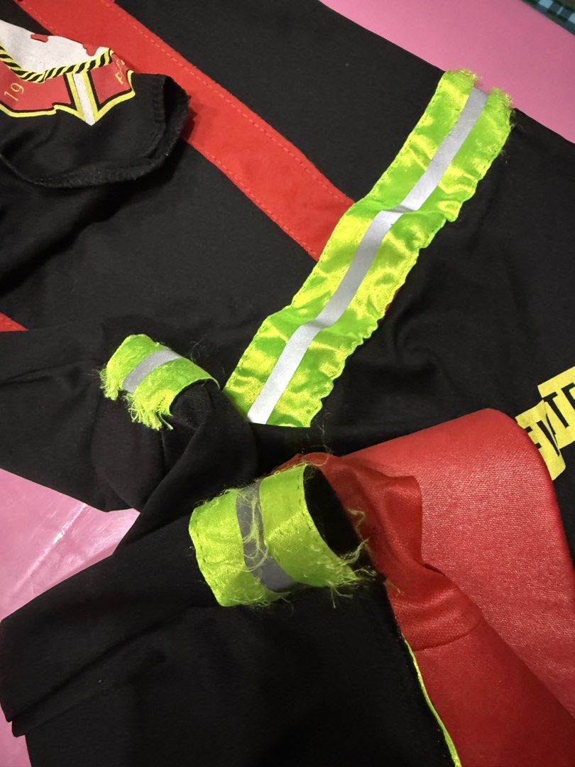 Kids firefighter costume (Category: Babies & Kids Fashion) located in Las Pinas. Submitted by green_unit (Listing ID 1426415327, Image 3). Description: .