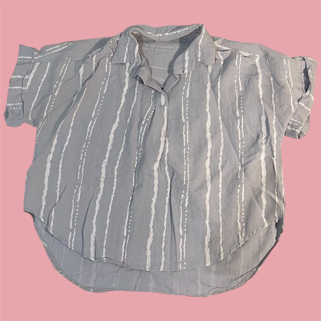 Korean Striped Oversized Boxy Top (Category: Blouses) located in Subic. Submitted by pepaydeclutters (Listing ID 1426442226, Image 1). Description: Fits M-L No holes/discoloration Perfect for summer/beach wear.