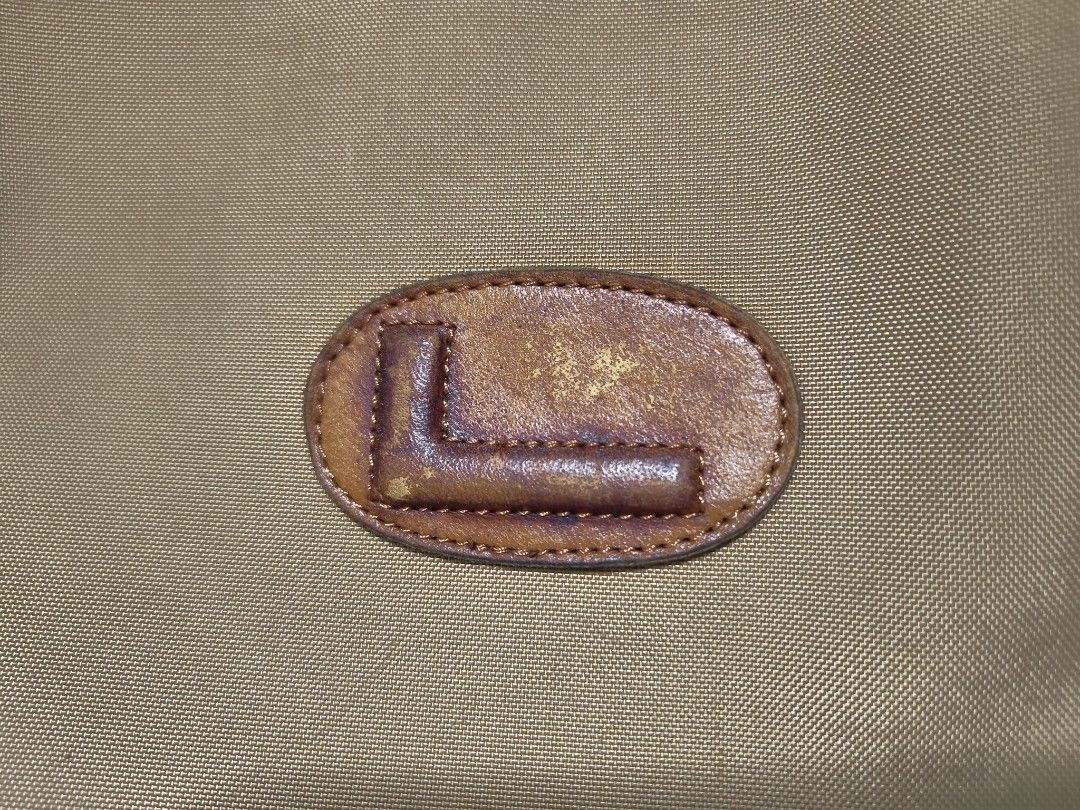 Lancel Paris Handbag (Category: Luxury Bags & Wallets) located in Quezon City. Submitted by thriftstershop (Listing ID 1426524822, Image 2). Description: Brand: Lancel Condition: Good Meet up: Trinoma or Cubao Shipping: LBC - Weekdays J&T - Weekends.