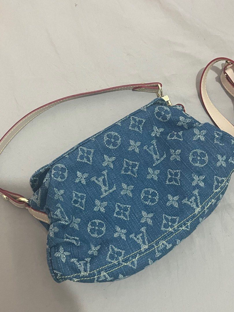 Louis Vuitton Denim Bag (Category: Luxury Bags & Wallets) located in Quezon City. Submitted by jonnie__ (Listing ID 1426564076, Image 2). Description: 📍Novaliches Qc No issues.