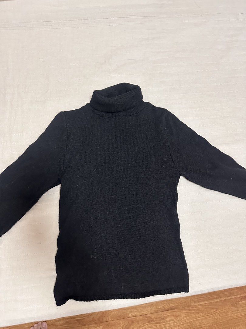 Mango Turtleneck Sweater (Category: Coats, Jackets and Outerwear) located in Las Pinas. Submitted by missa0321 (Listing ID 1426519776, Image 1). Description: Used once. Black turtleneck top.