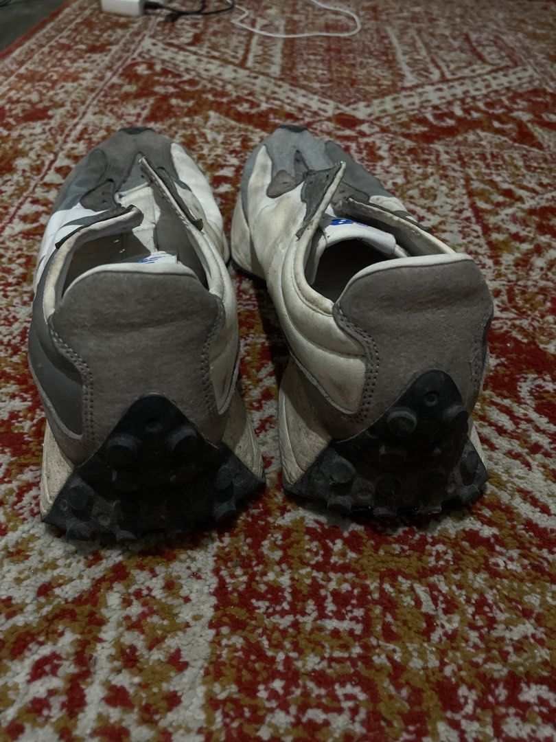 New Balance 327 Sneakers (Category: Sneakers) located in Dumaguete. Submitted by raspberrypepsi (Listing ID 1426576931, Image 2). Description: .