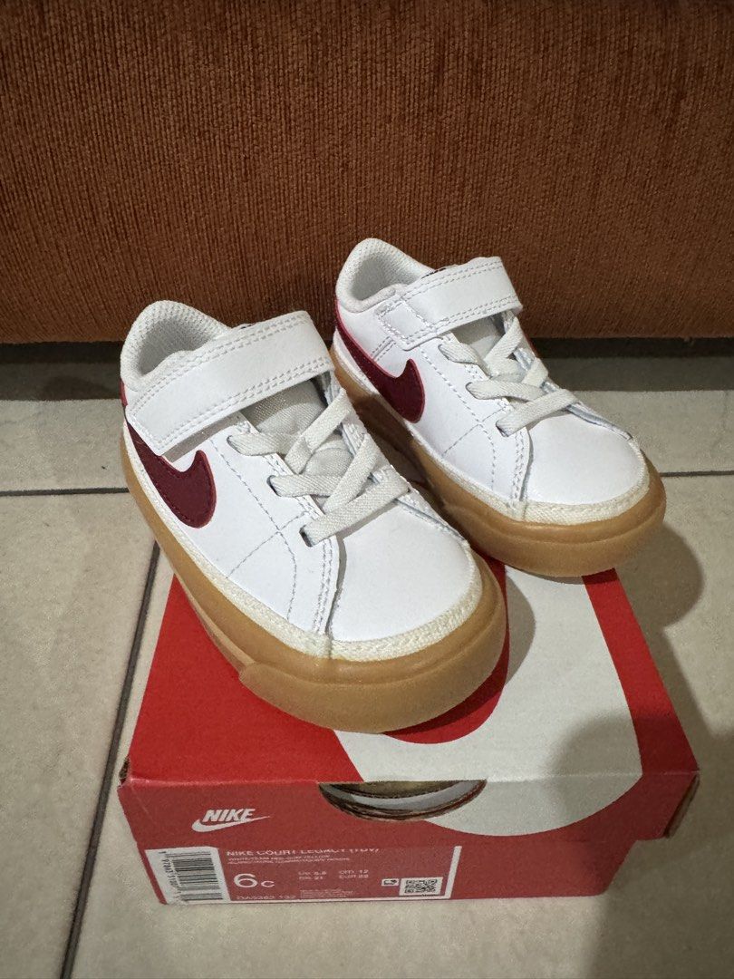 Nike Court Legacy TDV 6C (Category: Babies & Kids Fashion) located in Quezon City. Submitted by saaaandy (Listing ID 1426385011, Image 2). Description: Nike Court Legacy TDV Brand new with box Color: White, Red Size: US 6C Price: P2,500 Payment: BPI or Gcash only Delivery: shipping c/o buyer For inquiry: 09088805796 .
