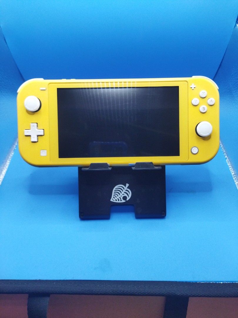 Nintendo Switch Lite - Yellow jailbreak (Category: Nintendo) located in Mandaluyong City. Submitted by sykarla1 (Listing ID 1426451668, Image 2). Description: Nintendo switch lite jailbreak / CFW no issue with games all buttons are working pre order( give us time to install your games). package: 🎮unit note: bawal mag online pag jailbreak unit Cash on delivery available via lalamove meet up available mandaluyong near by please fallow in FB page; 