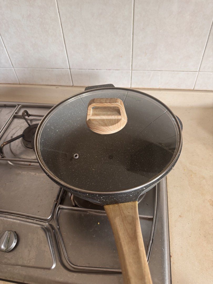 28 cm Non-Stick Frying Pan with Lid