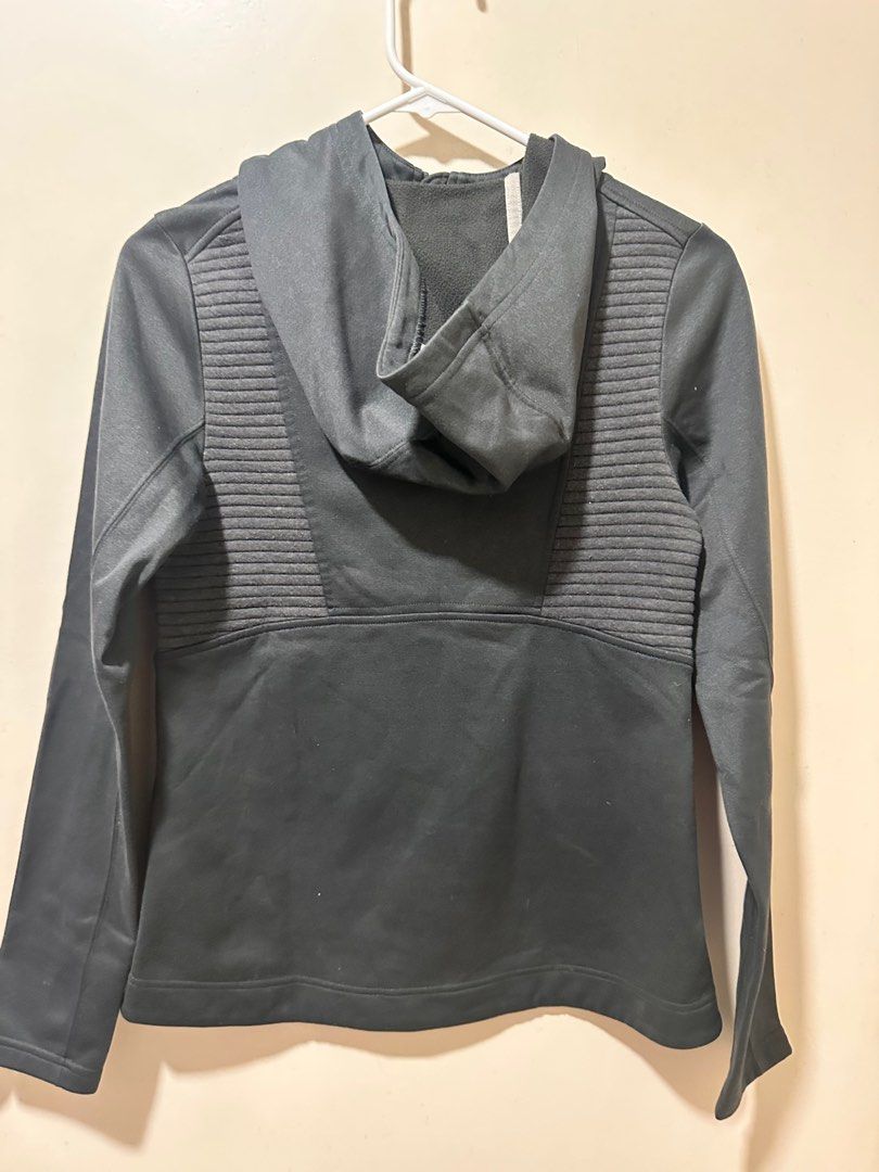 North Face Women’s Hooded Jacket (Category: Coats, Jackets and Outerwear) located in Makati City. Submitted by dflim (Listing ID 1426545567, Image 3). Description: North Face Women’s Hooded Jacket Size small In very good condition; worn only twice Authentic Php 750 Shipping c/o buyer Rfs: Decluttering PM for more pictures.