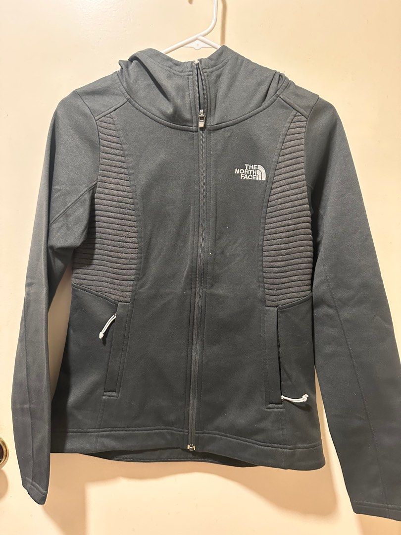 North Face Women’s Hooded Jacket (Category: Coats, Jackets and Outerwear) located in Makati City. Submitted by dflim (Listing ID 1426545567, Image 1). Description: North Face Women’s Hooded Jacket Size small In very good condition; worn only twice Authentic Php 750 Shipping c/o buyer Rfs: Decluttering PM for more pictures.