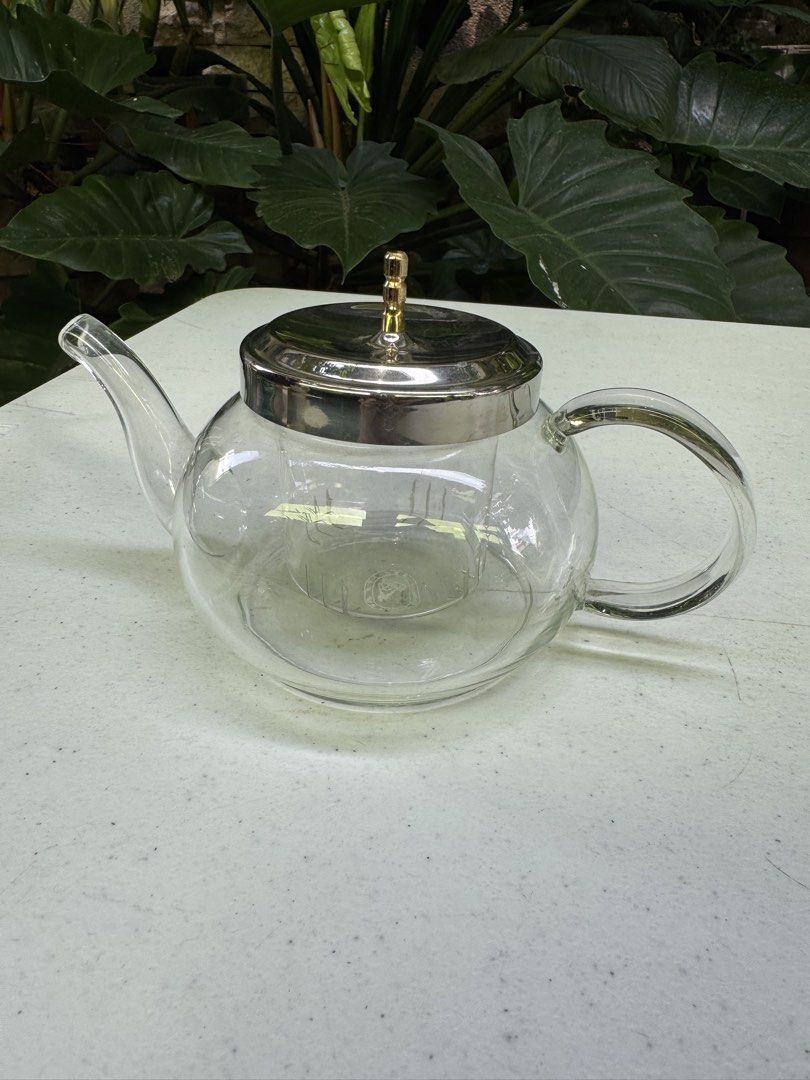 One piece borosilicate teapot (Category: Coffee & Tea Tableware) located in Davao. Submitted by parteawares2 (Listing ID 1426443776, Image 1). Description: One piece borosilicate teapot with glass filter .