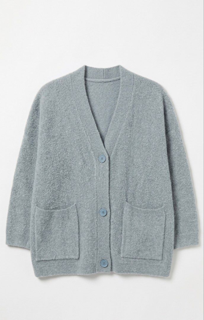 Oversized plus size blue cardigan winter autumn (Category: Coats, Jackets and Outerwear) located in San Juan City. Submitted by jiiminx (Listing ID 1426428172, Image 1). Description: Oversized Blue Cardigan Size: XL–3XL Season: Winter / Autumn / Spring Price: ₱500 Pasig.