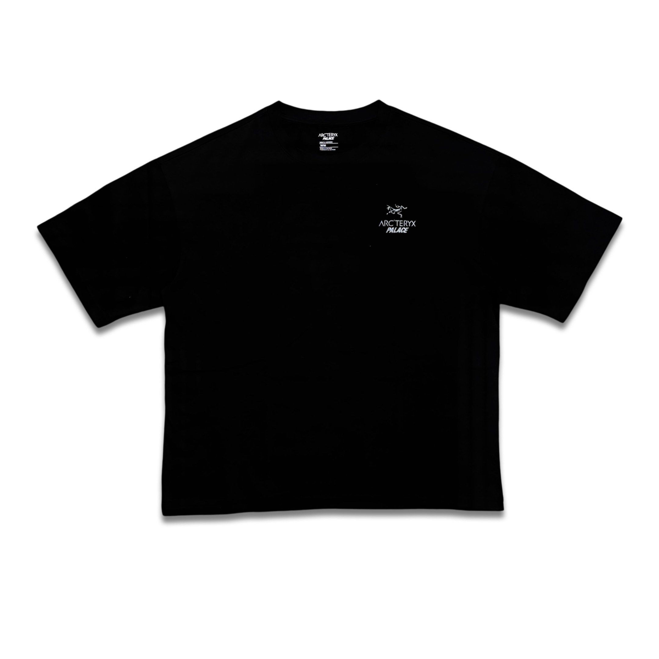 Palace x Arc'teryx Tri Logo Black Tee (Category: Tshirts & Polo Shirts ) located in Caloocan City. Submitted by savage_not21 (Listing ID 1426449991, Image 2). Description: CONDITION: 10/10 COLOR RATE: 10/10 SIZE ON TAG: M DIMENSIONS: Width - 24 Length - 28 Sleeves Length - 10 ISSUE: ❌ 📍LOCATION: Bankers Village 2, Caloocan City 📩 MORE DETAILS AND QUESTIONS: DM/PM.
