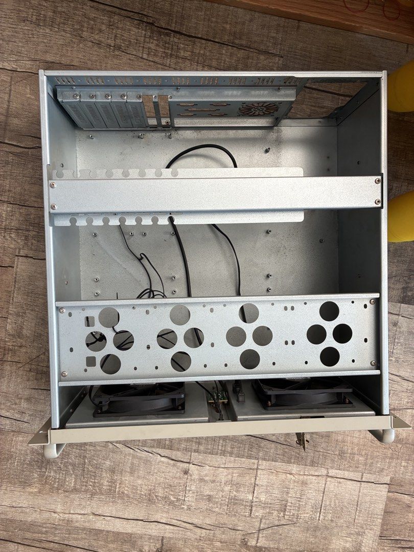 PC Case453891502123919362