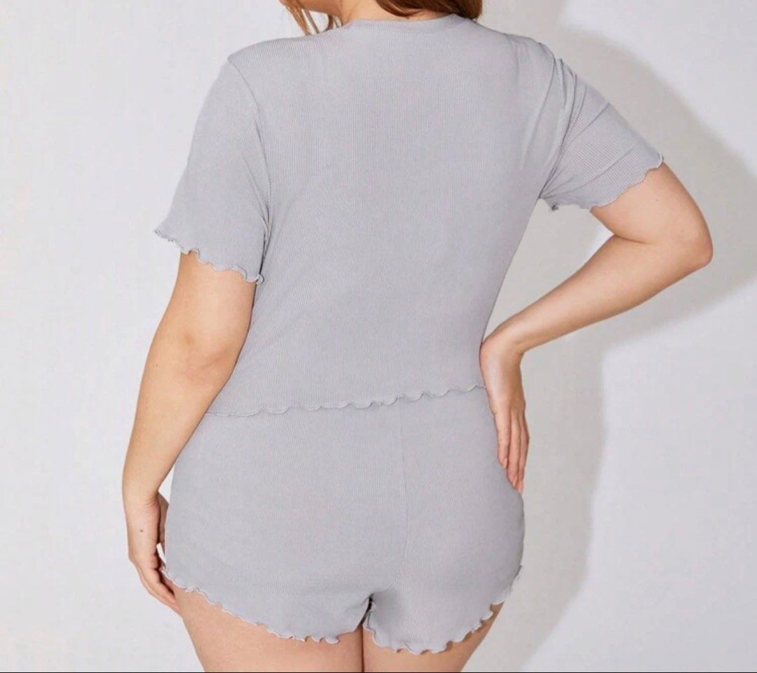 Plus Size Grey Ribbed Crop Top and Shorts Set (Category: Sets or Coordinates) located in Caloocan City. Submitted by ymiese (Listing ID 1426490144, Image 2). Description: size 2XL (42 inches bust, 18.5 inches length, up to 38 inches waist) mop: maribank/gcash mod: sdd, j&t, ggx.