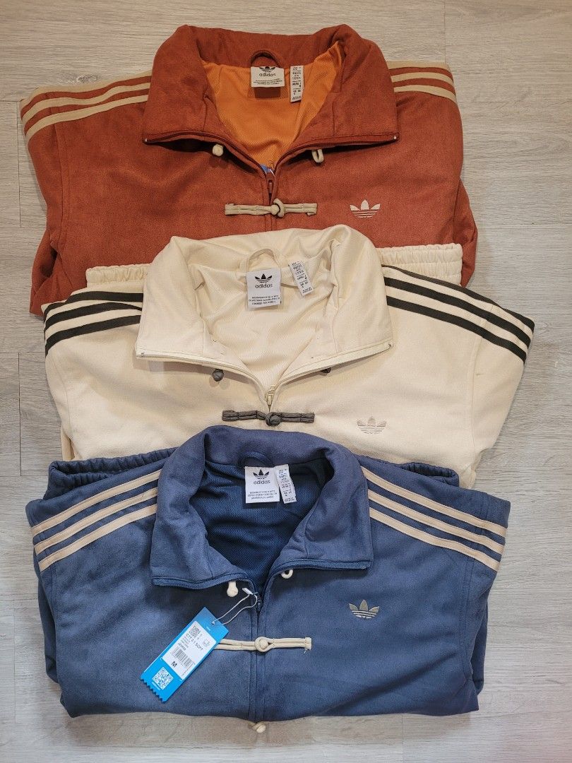 RED BLUE WHITE SUEDE MATERIAL Adidas CNY Jacket 2026 (Category: Coats, Jackets and Outerwear) located in Manila. Submitted by japeeee00 (Listing ID 1426542671, Image 3). Description: parating na po blue grey and yellow small size sa ibang size po pre order po ADIDAS CNY JACKET FOR SALE ₱2,299 ONLY 📌PRE ORDER SA IBANG SIZE NO DOWN PAYMENT PO BASTA SURE KUKUNIN ✨ Product Details: ✔️ Brand new (with ziplock) ✔️ Mas maganda sa personal ✔️ Mandarin c