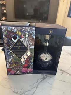Royal Salute The Signature Blend 21 Year Old, 40% whisky bottle