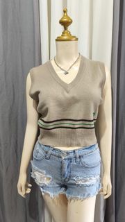 (Category: ) located in . Submitted by huwanathriftapparel (Listing ID 1426487065, Image 1). Description: .