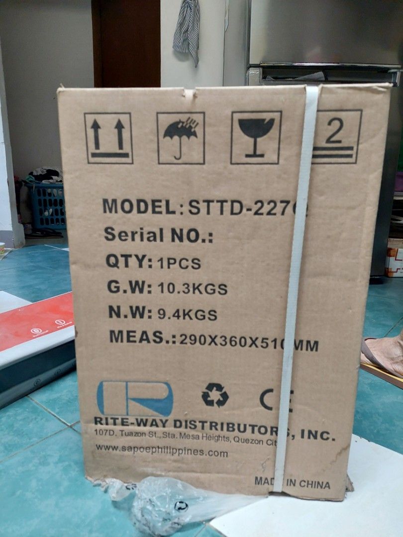 Sapoe Water Cooler C STTD-2270 (Category: Water Purifiers & Dispensers) located in Quezon City. Submitted by ayaacinth (Listing ID 1426466670, Image 2). Description: Sapoee water cooler, model STTD-2270. The box indicates the gross weight is 10.3 kgs and the net weight is 9.4 kgs. The dimensions are 290x360x510 mm. Made in China. Includes 1 piece. Distributed by Rite-Way Distributors, Inc..