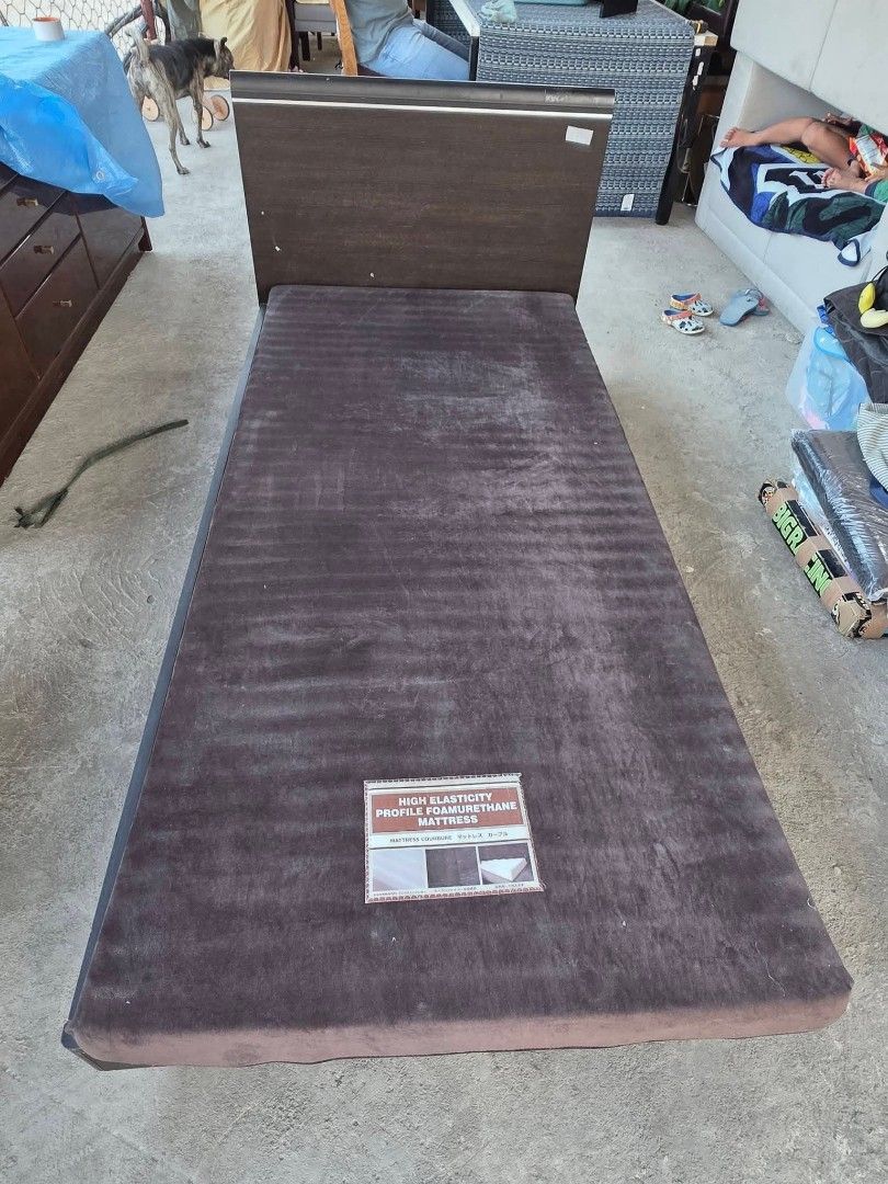 Single Bed Frame with High Elasticity Mattress (Category: Bed Frames & Mattresses) located in Sablan. Submitted by gongonshelley12 (Listing ID 1426573174, Image 2). Description: PRICE 7500 JAPAN ITEMS SINGLE SIZE BED WITH MEMORY FOAM 4 INCHES THICK FOAM SOBRANG LAMBOT PO NG FOAM NYAN.. MABABA LANG PO ITO PERO ANG SARAP HIGAAN...