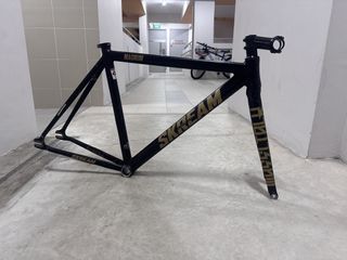 (Category: ) located in . Submitted by riderevolution (Listing ID 1426518414, Image 1). Description: .
