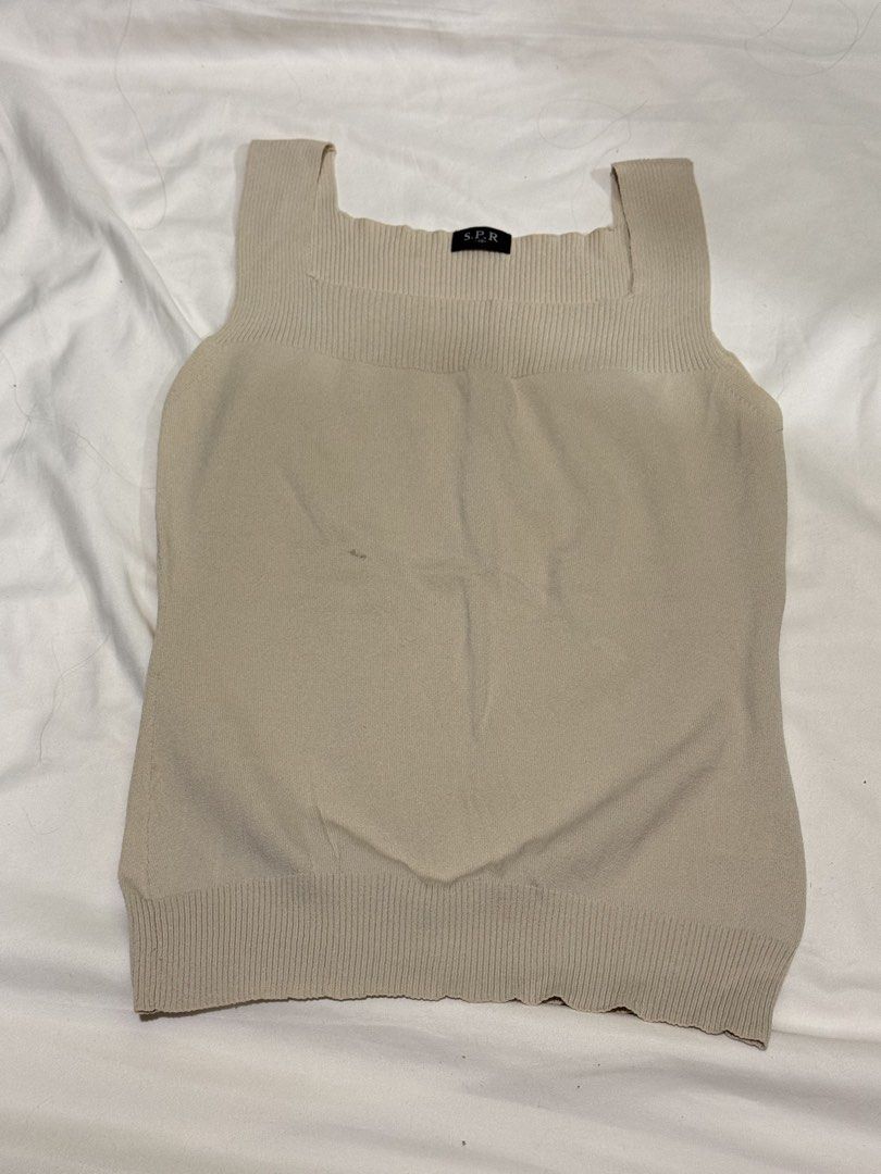 Beige Tank Top (Category: Sleeveless) located in Manila. Submitted by halsea (Listing ID 1426517534, Image 1). Description: small to medium.