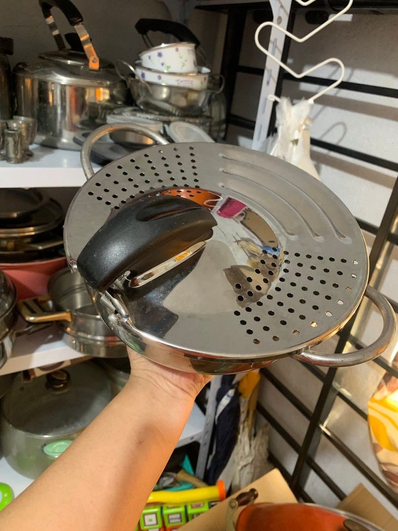 Stainless Steel Pot with Strainer (Category: Cookware & Accessories) located in Tuguegarao City. Submitted by zealearth.27e2d4 (Listing ID 1426505587, Image 2). Description: deep fry casserole branded by cassani italy.