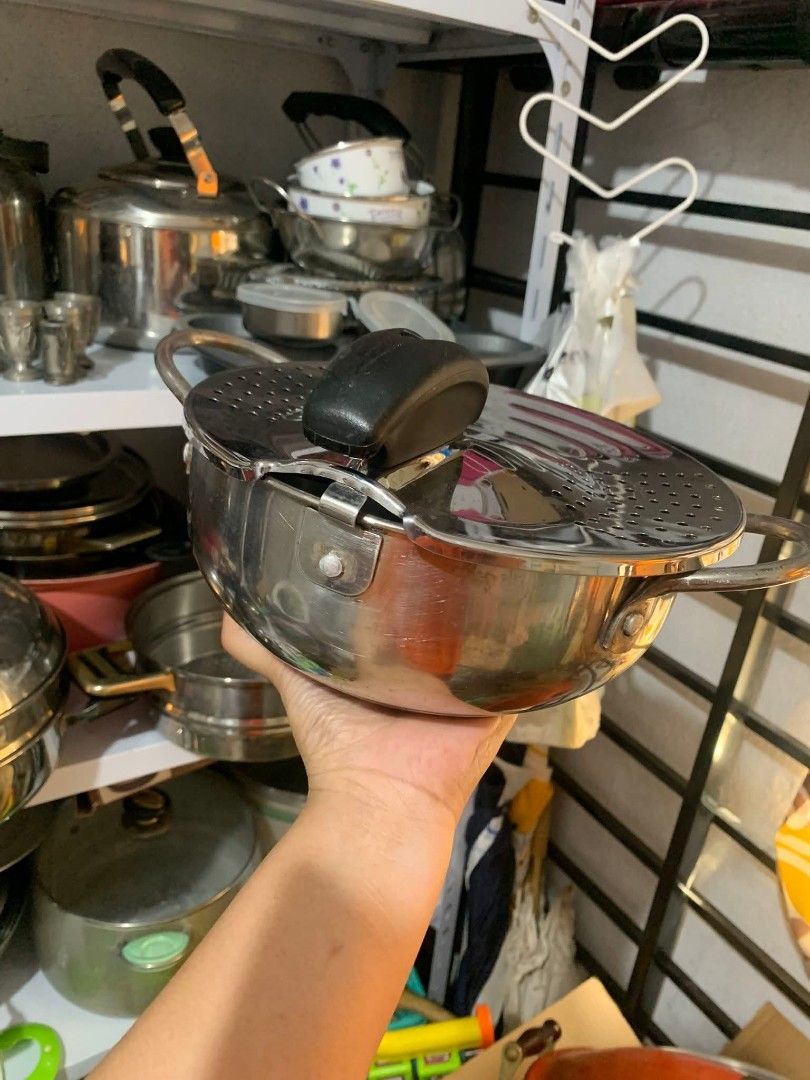 Stainless Steel Pot with Strainer (Category: Cookware & Accessories) located in Tuguegarao City. Submitted by zealearth.27e2d4 (Listing ID 1426505587, Image 1). Description: deep fry casserole branded by cassani italy.
