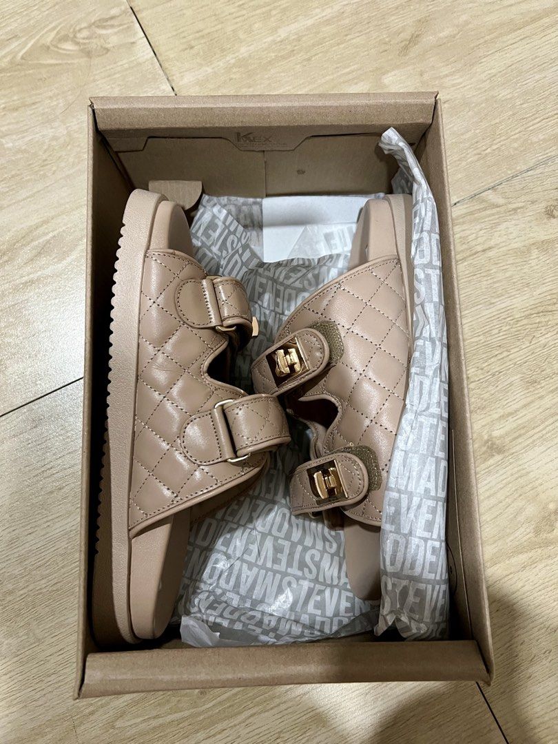 Steve Madden Quilted Sandals (Category: Flats & Sandals) located in Mandaluyong City. Submitted by momsycles (Listing ID 1426398917, Image 2). Description: Brand new.