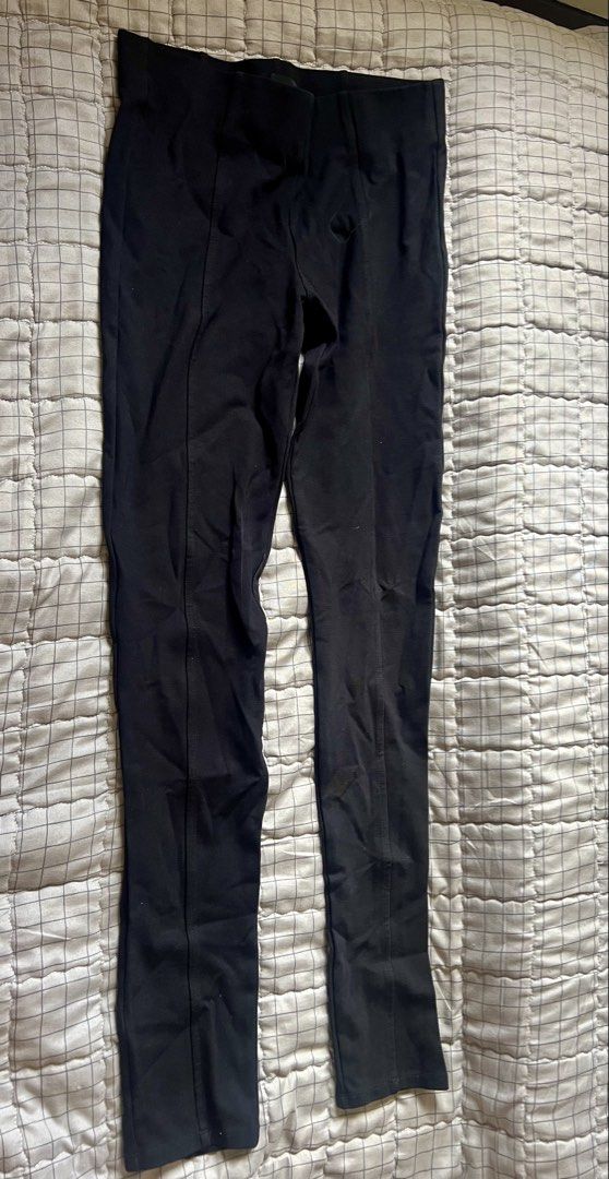 Talula Black Stretchable Leggings (Category: Jeans) located in Quezon City. Submitted by bubspreloved (Listing ID 1426465067, Image 1). Description: Very good quality of leggings, bought in Canada. Size 2 on tag or xs-s.