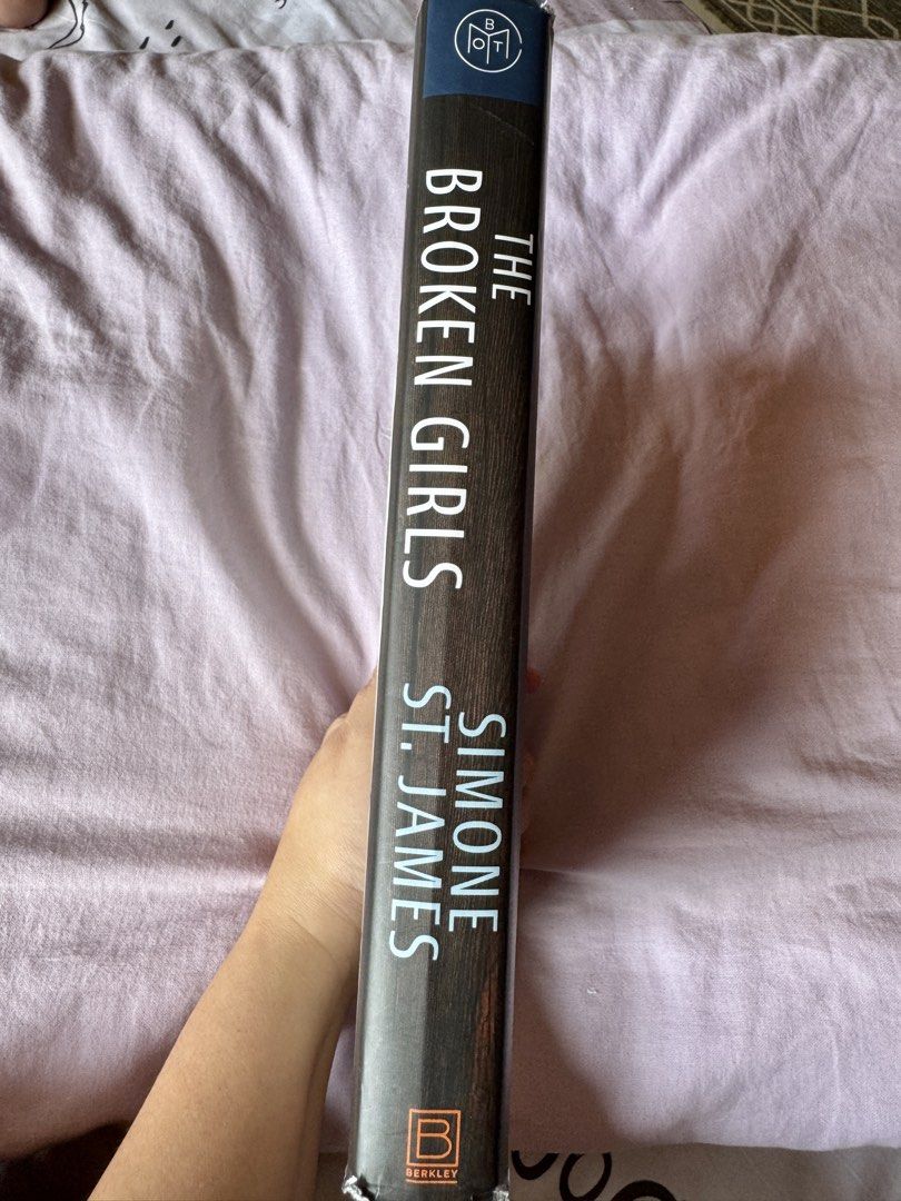 The Broken Girls by Simone St. James (Category: Storybooks) located in Paranaque City. Submitted by tetrara (Listing ID 1426405416, Image 3). Description: 🏷️ Price: 598.00 📖 Hardbound 💸 MOP: Gcash, Seabank, Security Bank 📦 MOD: J&T, Lalamove, Grab 📌 Location: Moonwalk, Paranaque.
