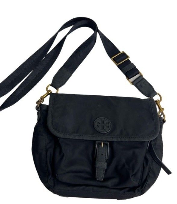 Tory Burch Black Crossbody Bag (Category: Luxury Bags & Wallets) located in Bayambang. Submitted by biyong_ambat (Listing ID 1426513847, Image 1). Description: for sale Tory Burch crossbody bag nylon price 1500.