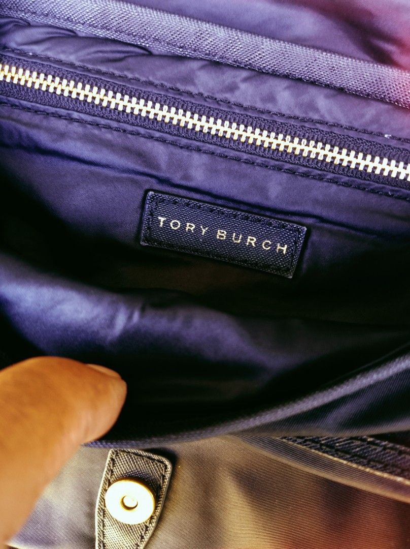 Tory Burch Black Crossbody Bag (Category: Luxury Bags & Wallets) located in Bayambang. Submitted by biyong_ambat (Listing ID 1426513847, Image 2). Description: for sale Tory Burch crossbody bag nylon price 1500.