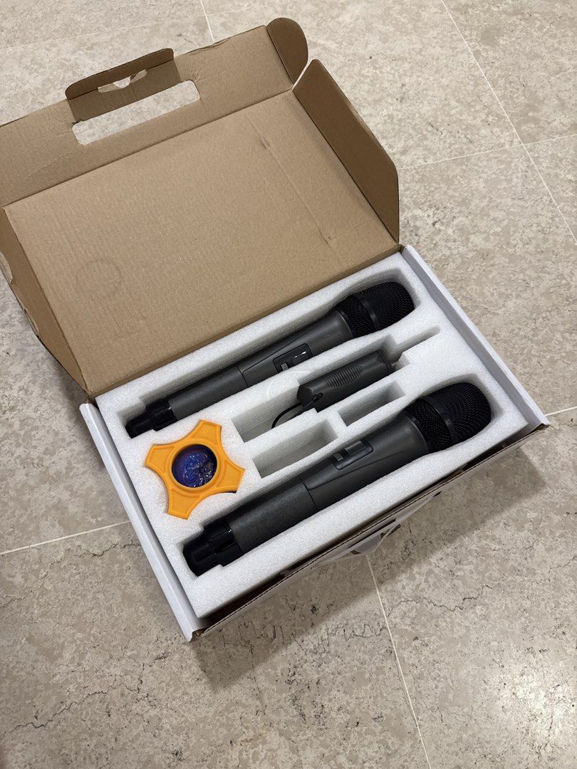 Universal Dynamic Microphone Set65738015134210112