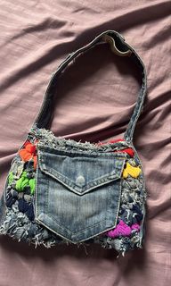(Category: ) located in . Submitted by mireushopper (Listing ID 1426529843, Image 1). Description: .