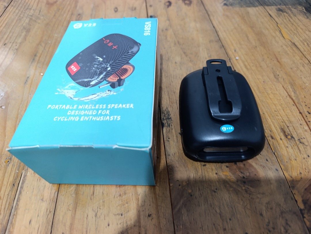 V2S VS816 Portable Wireless Speaker for Biker/Rider (Category: Soundbars, Speakers & Amplifiers) located in Quezon City. Submitted by yourstruly2018 (Listing ID 1426517397, Image 2). Description: The V2S VS816 is a portable, waterproof wireless Bluetooth 5.3 speaker (approx. 500mAh) designed for motorcycles and bikes, commonly sold with a mounting bracket. It features a 5W output, 90dB SNR, FM radio, and support for TWS (True Wireless Stereo) pai