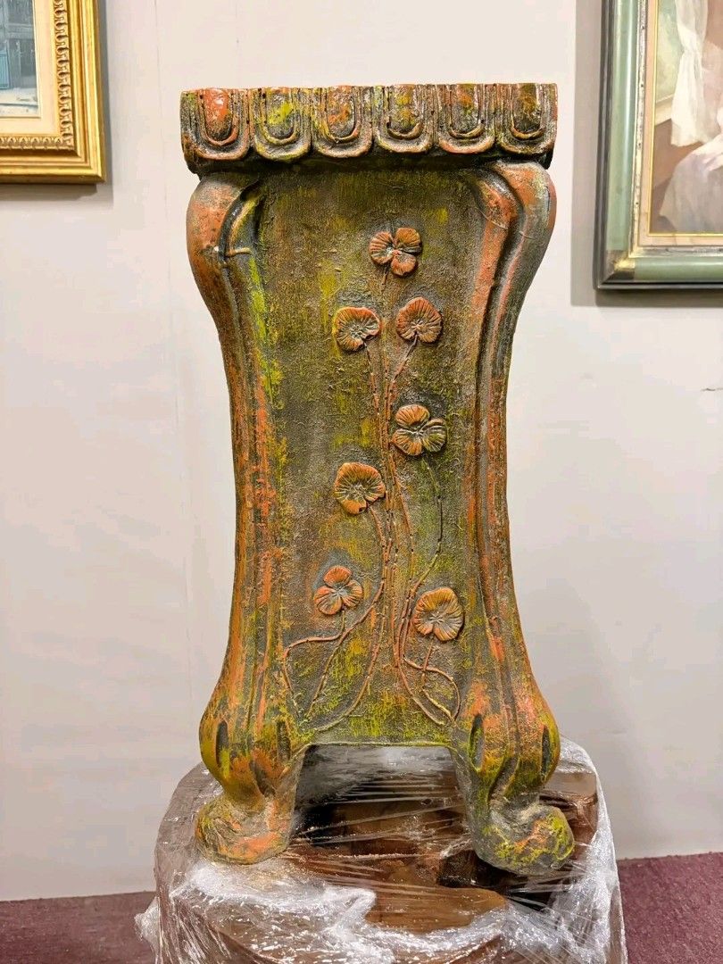 Vintage Concrete Plant Stand (Category: Plants & Seeds) located in Valenzuela. Submitted by princeraya55649 (Listing ID 1426488811, Image 1). Description: Vintage Tall Vase Price : 3500 Height : 20 inches In good condition Code HOMEBOSS.