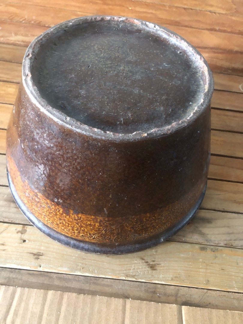 Vintage Pottery Bowl (Category: Vases & Decorative Bowls) located in Pasig City. Submitted by vintagely (Listing ID 1426487336, Image 2). Description: Height 6” Width 10@.