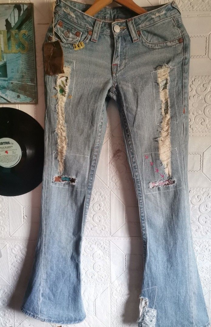 VINTAGE TRUE RELIGION FLARE PANTS (Category: Jeans) located in Makati City. Submitted by breakstuffsmnl (Listing ID 1426454959, Image 1). Description: VINTAGE TRUE RELIGION Y2K PANTS SIZE: 27 ON TAG CAN FIT TO 28 NO ISSUES EXCELLENT CONDITION WITH HANGTAG SUPER GANDA NITO SA PERSONAL .